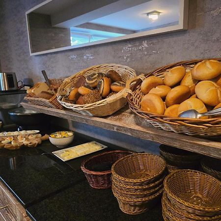 Hotel Up Diek Carolinensiel Bagian luar foto
