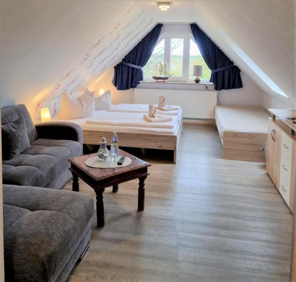 Hotel Up Diek Carolinensiel Bagian luar foto
