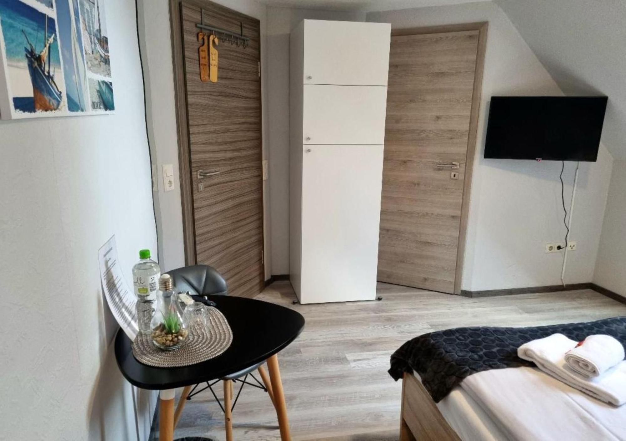 Hotel Up Diek Carolinensiel Bagian luar foto