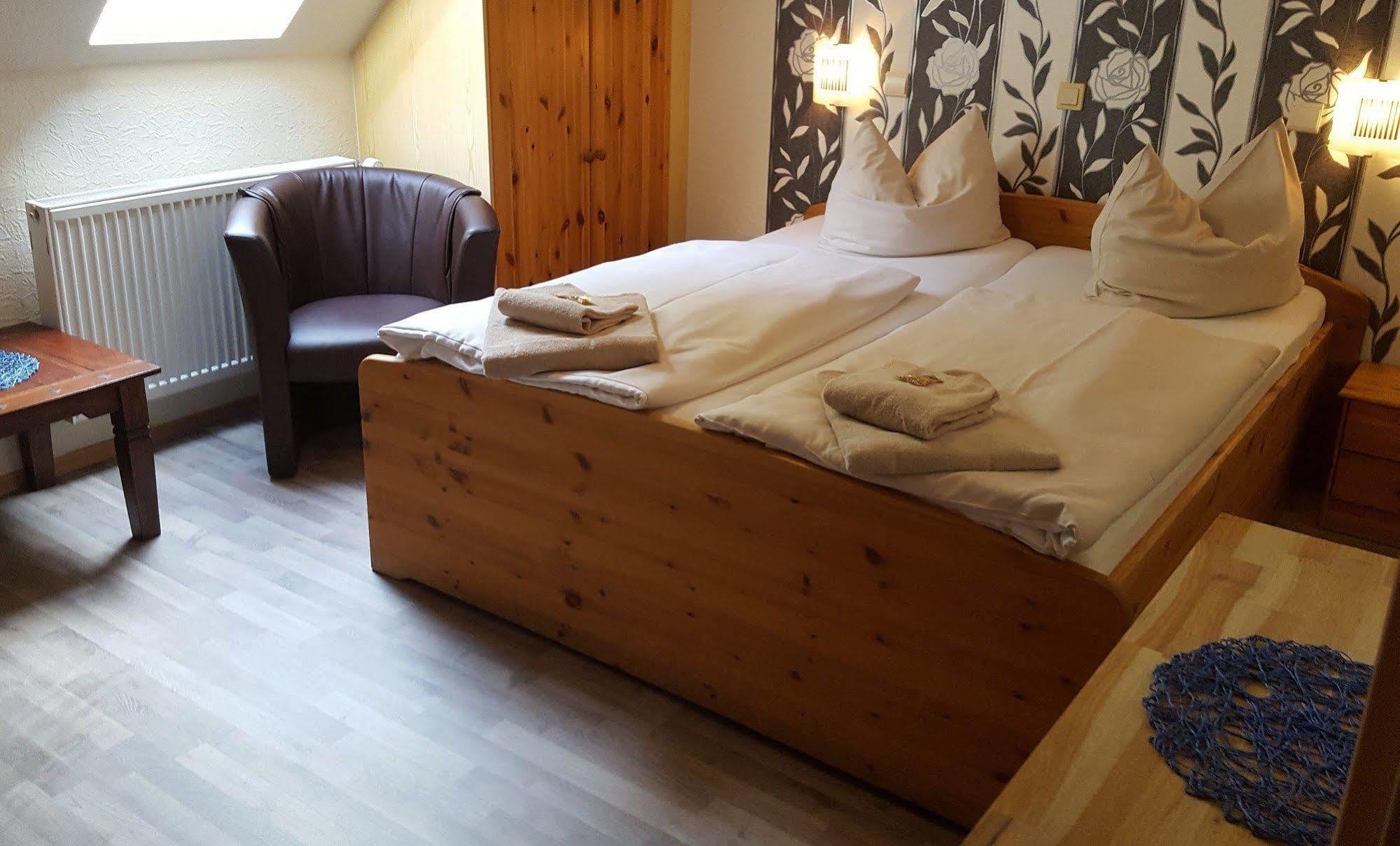 Hotel Up Diek Carolinensiel Bagian luar foto