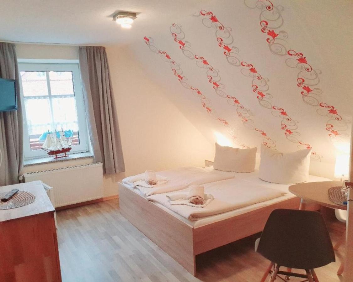 Hotel Up Diek Carolinensiel Bagian luar foto