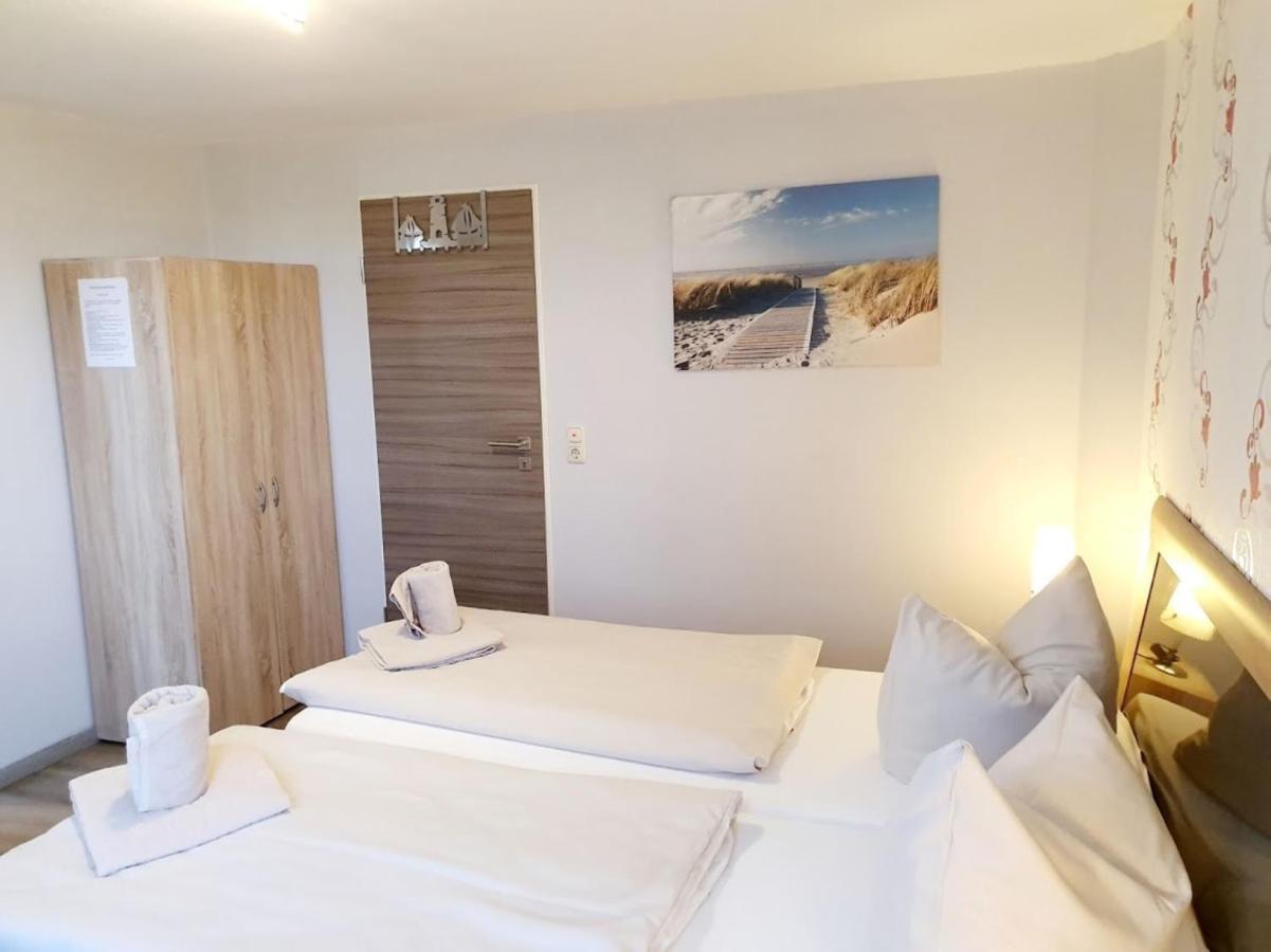 Hotel Up Diek Carolinensiel Bagian luar foto